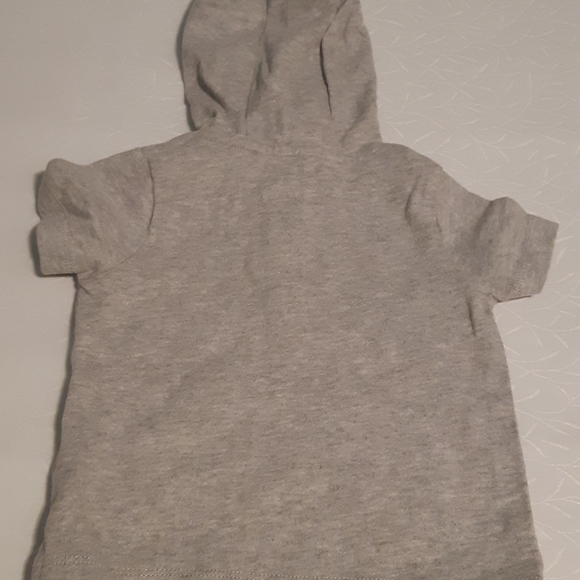 Carter's Hooded Shirt/Boys 12 Months Old,Grey Color Short sleeves, Front Pocket - Picture 2 of 7
